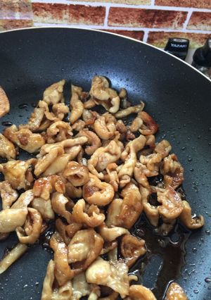 ニンニクペースト入り焼き鳥のタレで鶏皮-レシピのメイン写真