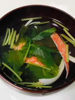 簡単☆三つ葉カニカマわかめのお吸い物-レシピのメイン写真
