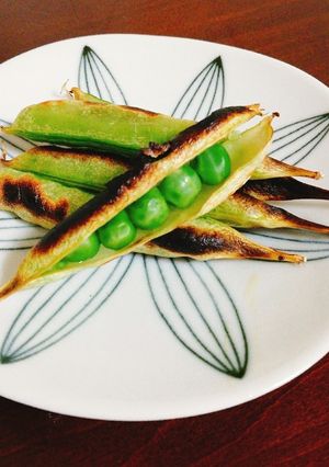 ホクホクさやごと！焼きエンドウ豆-レシピのメイン写真