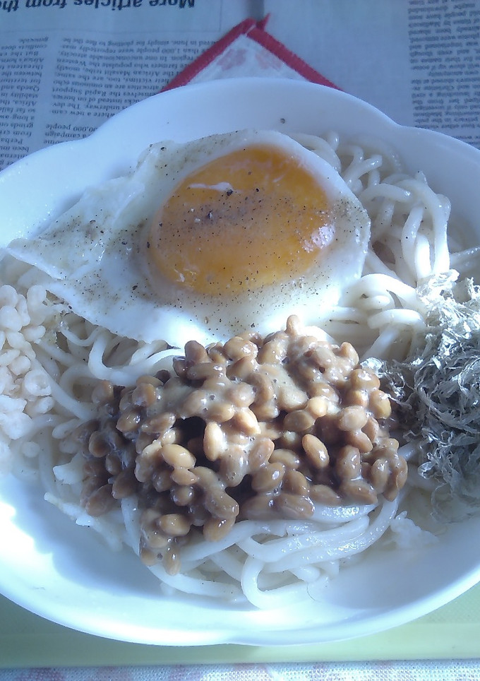 納豆＋目玉焼きの焼きうどん-レシピのメイン写真