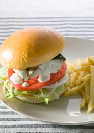 鯖バーガーのクリームソースかけ-レシピのメイン写真
