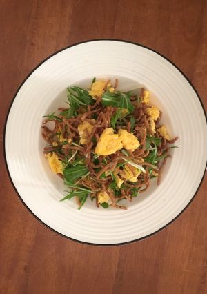 揚げパスタと水菜のシンプルサラダ-レシピのメイン写真