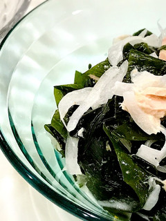 生食わかめと新玉ねぎとツナのサラダ♡旬♪-レシピのメイン写真
