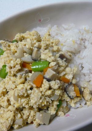 ヘルシー炒り豆腐丼-レシピのメイン写真