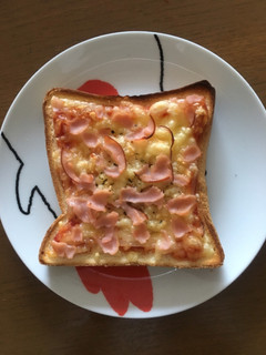 朝ごはんに♪包丁を使わないピザトースト-レシピのメイン写真
