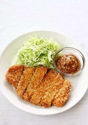 混ぜるだけソース【ごま味噌ソースとんかつ-レシピのメイン写真