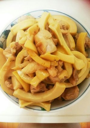 たけのこと鶏もも肉のバターめんつゆ炒め煮-レシピのメイン写真