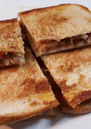 コンビニサラダの残りを使ったホットサンド-レシピのメイン写真