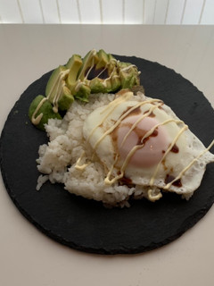 アボカドと目玉焼き ワンプレート-レシピのメイン写真