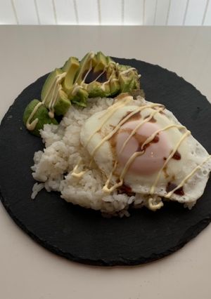 アボカドと目玉焼き ワンプレート-レシピのメイン写真