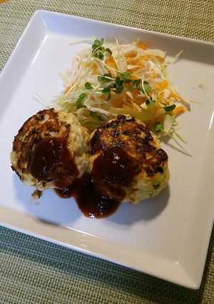 チキンハンバーグ☆大きなチーズ入り♪-レシピのメイン写真