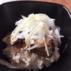 รูปของ オニスラサーディン丼