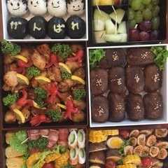 รูปของ 令和も赤白頑張れ！運動会のお弁当
