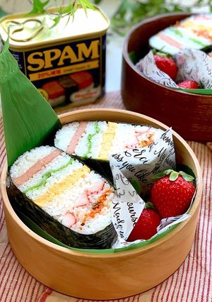 スパムの缶で作るミルフィーユおにぎらず-レシピのメイン写真