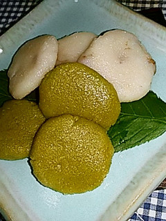 梅肉と緑茶の団子-レシピのメイン写真