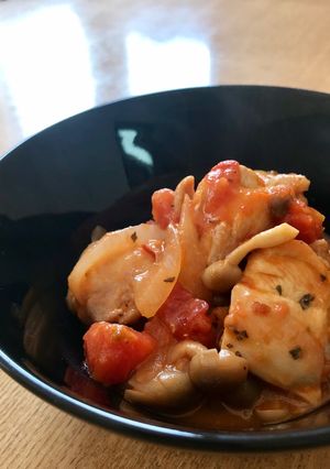 シロさんの鶏もも肉のトマト煮込み-レシピのメイン写真