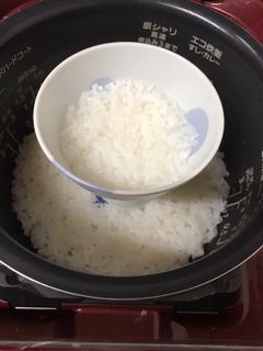 お茶碗で♡離乳食後期♡炊飯器おかゆ-レシピのメイン写真