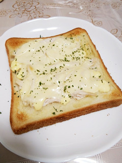 とろけるチーズでサラダチキントースト-レシピのメイン写真