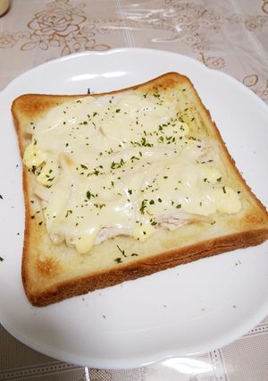 とろけるチーズでサラダチキントースト-レシピのメイン写真
