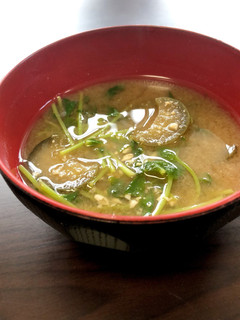 ナスと豆苗の味噌汁-レシピのメイン写真