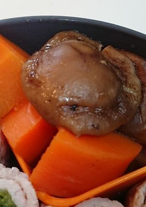 薄味だけど美味しい✨人参と椎茸の煮しめ-レシピのメイン写真
