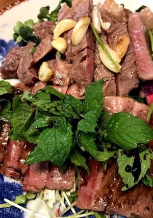 ミントを使ったステーキサラダ おもてなし-レシピのメイン写真