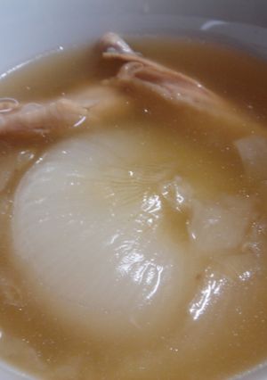 とろっとろであま~い!丸ごと玉ねぎスープ-レシピのメイン写真