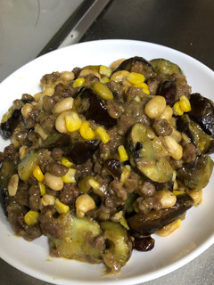 ナスとひき肉とサラダに豆炒めタイカレー味-レシピのメイン写真
