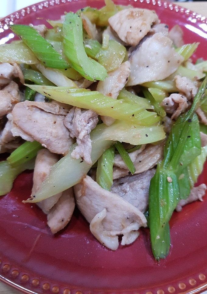 簡単!時短!セロリと豚肉の炒め物-レシピのメイン写真