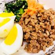 そぼろと2種のナムルの4色丼