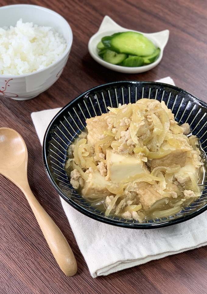 肉豆腐風＊厚揚げと玉ねぎ・鶏ひき肉の煮物-レシピのメイン写真
