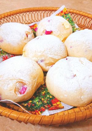 ルバーブとクリームチーズ入りの白いパン-レシピのメイン写真
