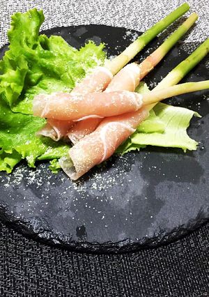 生姜大好きマンに送る！葉生姜の生ハム巻き-レシピのメイン写真