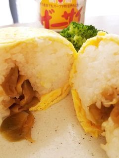 搾菜入り卵巻きおにぎり-レシピのメイン写真