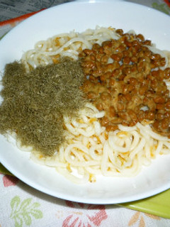 納豆+黒とろろ+あみえびの冷やしうどん-レシピのメイン写真