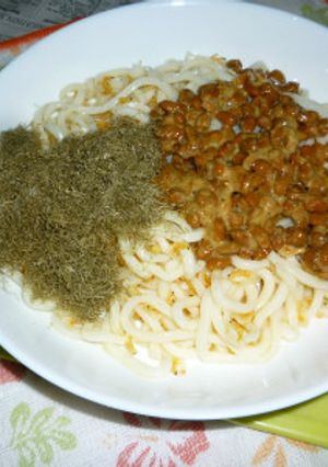 納豆＋黒とろろ＋あみえびの冷やしうどん-レシピのメイン写真