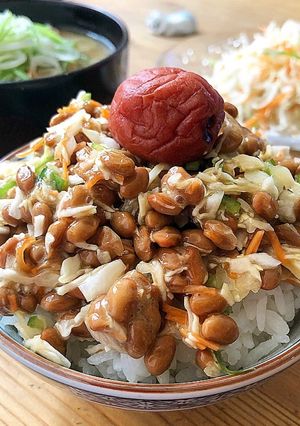 ビーチク納豆サラダ丼（梅干し）-レシピのメイン写真