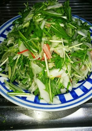 玉ねぎとカニかまのサラダ-レシピのメイン写真