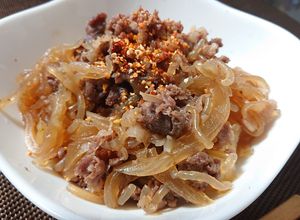 つゆだく牛丼♪しらたき、玉ねぎでかさまし-レシピのメイン写真