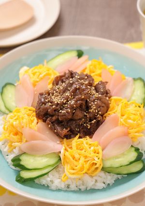 おもてなしに♪さっぱり牛すきちらし寿司-レシピのメイン写真