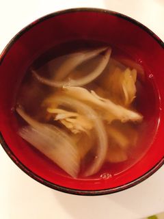 簡単☆新たまねぎと舞茸のコンソメスープ-レシピのメイン写真