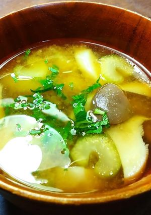 じゃがいも、エリンギ、セロリのお味噌汁　-レシピのメイン写真