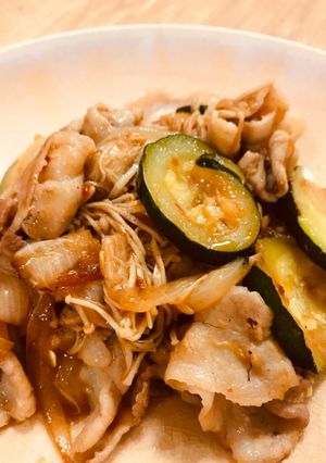 ズッキーニ と豚肉の豆板醤炒め-レシピのメイン写真