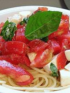 トマトとチーズの冷たいパスタ-レシピのメイン写真