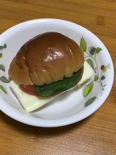 簡単カプレーゼ風サンド-レシピのメイン写真