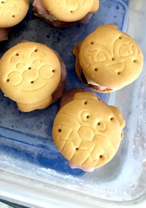 フルーチェとアンパンマンビスで幼児アイス-レシピのメイン写真