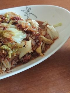 キャベツと玉ねぎとコンビーフの炒め物-レシピのメイン写真