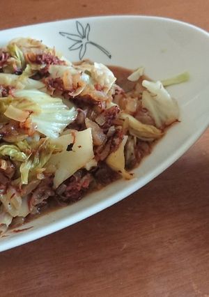 キャベツと玉ねぎとコンビーフの炒め物-レシピのメイン写真