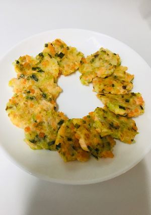 離乳食後期：鮭と野菜のお好み焼き-レシピのメイン写真