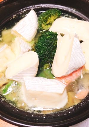 とろとろチーズのアボカドサーモン鍋-レシピのメイン写真